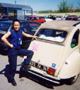 Virginie qui frime sur un parking